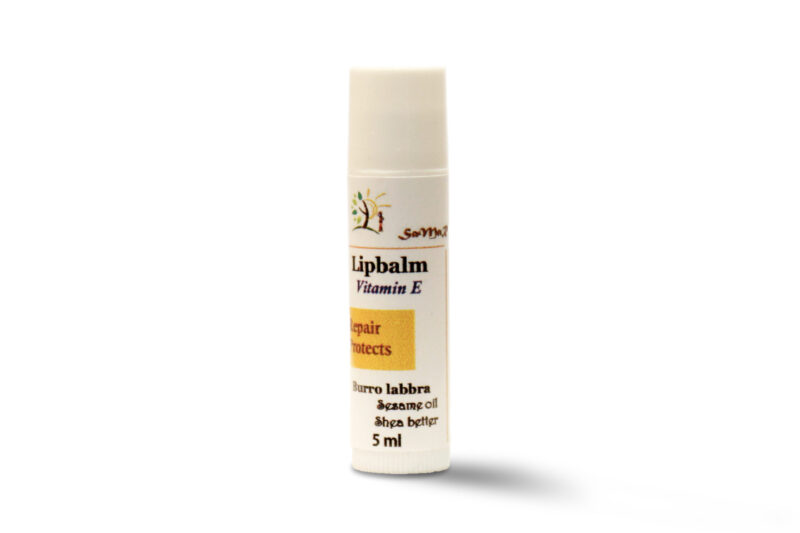 lipblam "deep moist & Repair" مرطب الشفايف